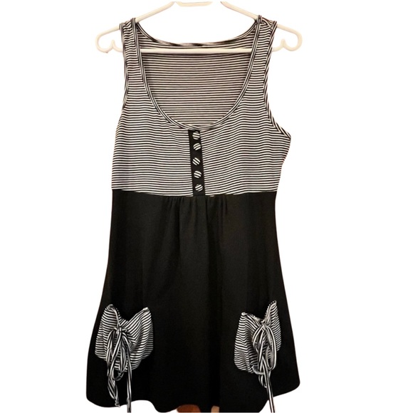 Cute dress with POCKETS! - Picture 1 of 5